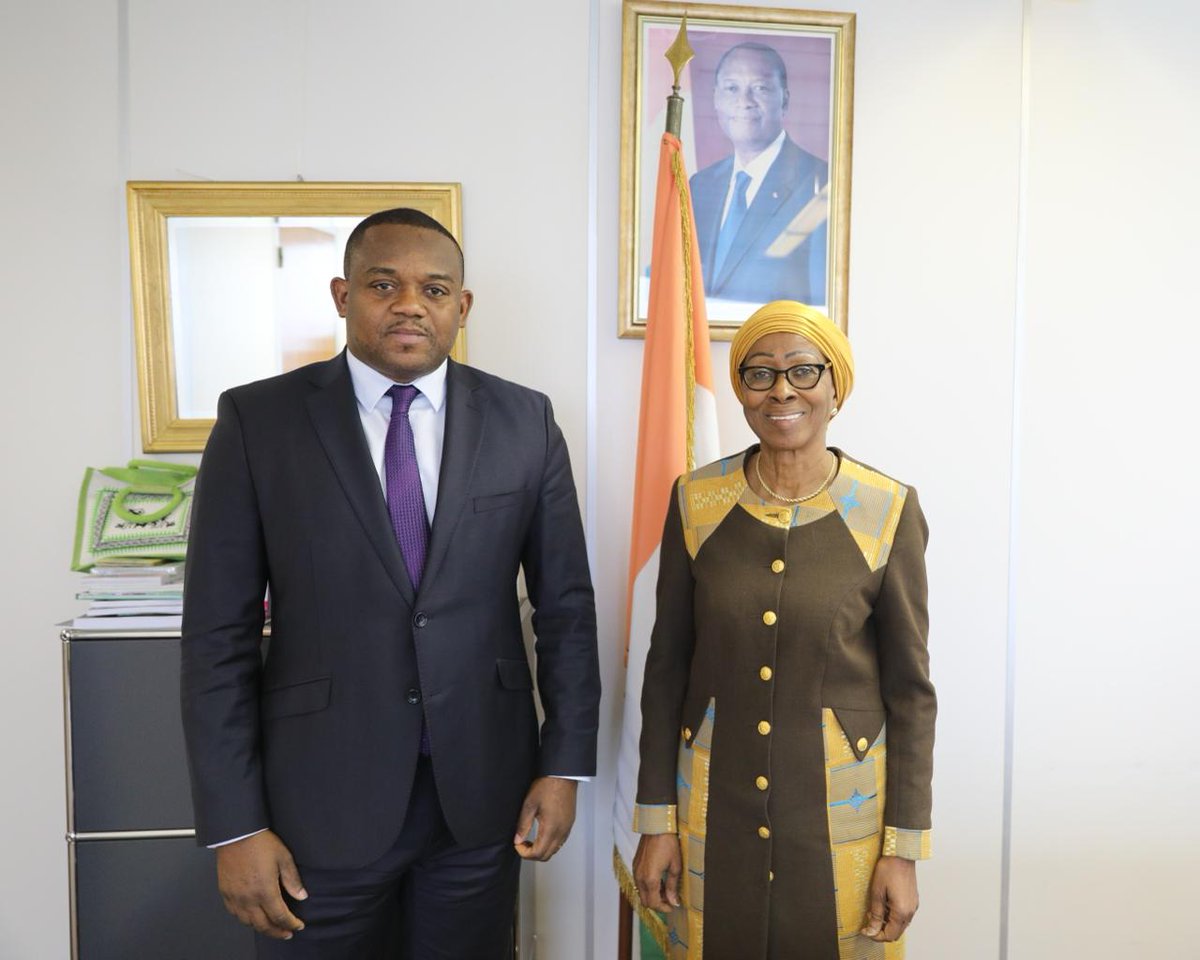 Togo_UNESCO's tweet photo. Heureux de la collaboration étroite que nous entretenons entre les Délégations permanentes de Côte d'Ivoire et du Togo dans les domaines de compétence de l'UNESCO. S.E.Mme BAKAYOKO-LY Ramata, merci pour la coordination, au nom de notre groupe électoral, autour du candidat du Togo https://t.co/pYOvpMZrke