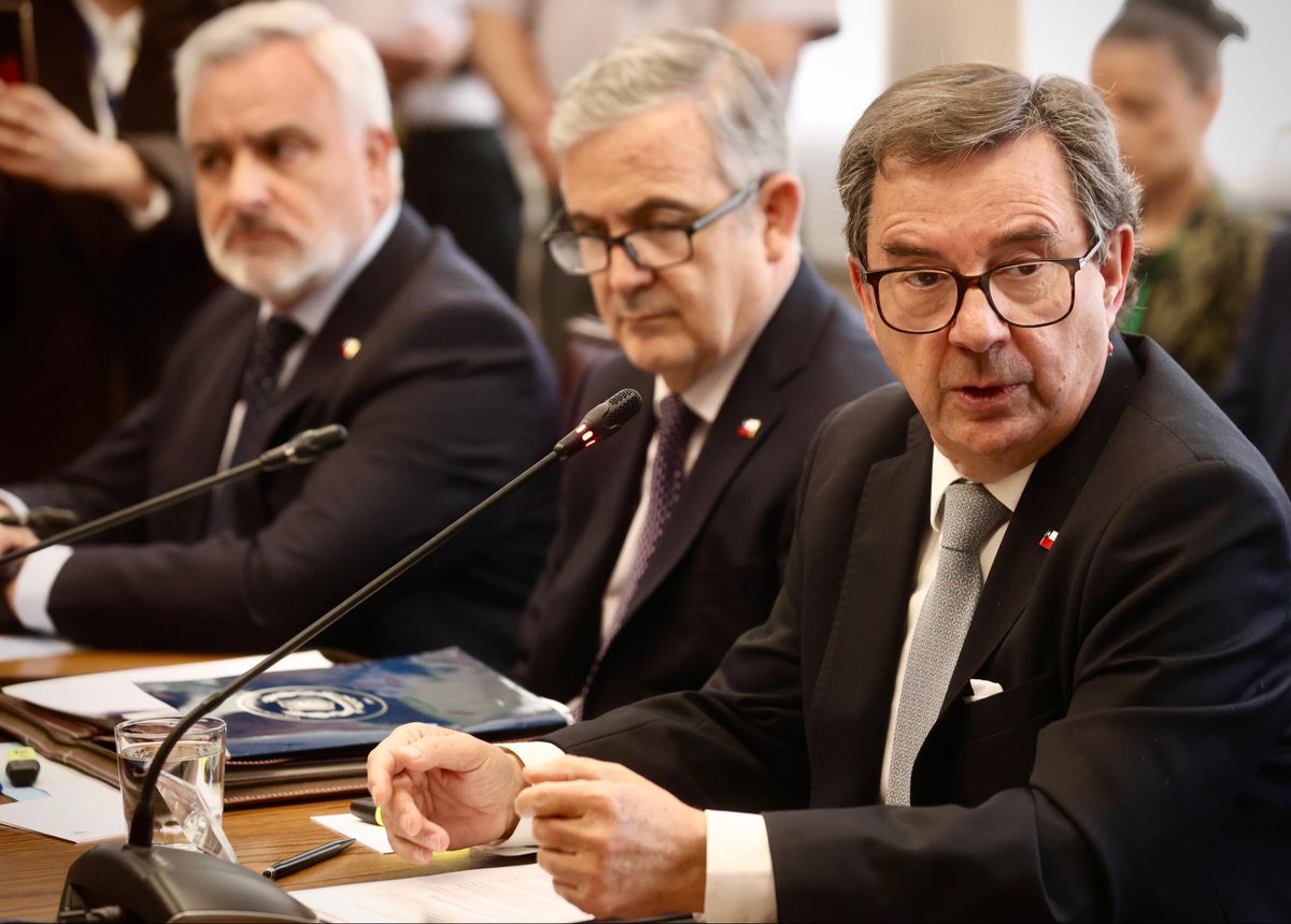 Subsecretaría de Defensa tweet media