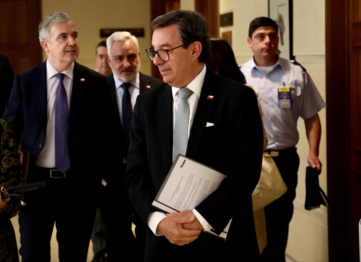 Subsecretaría de Defensa tweet media