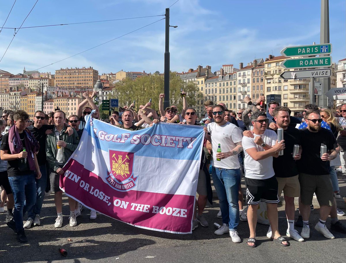 Angry Bilic tweet media