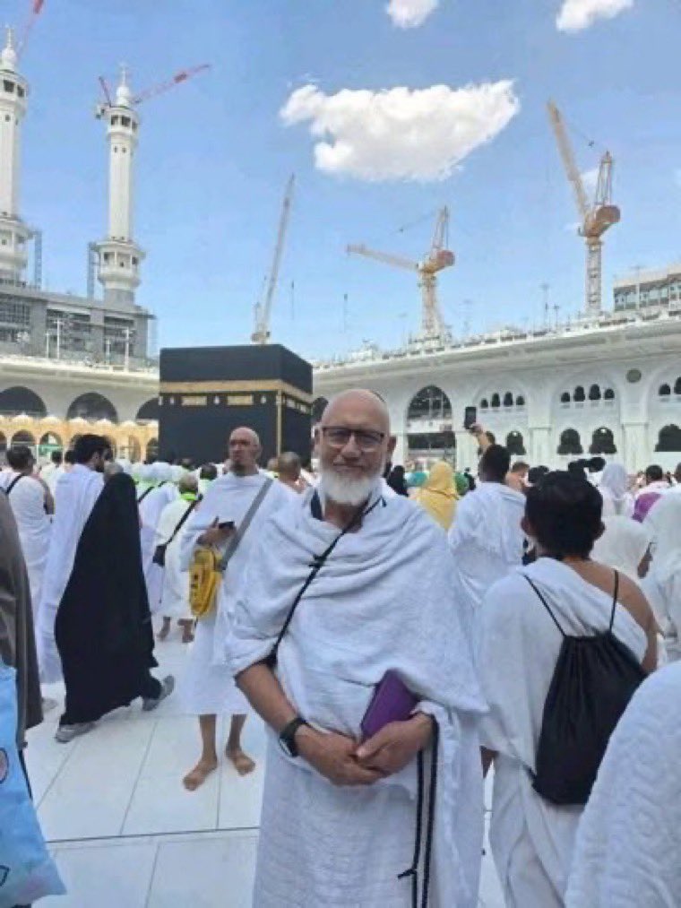 Avustralya Ortodoks Haç Kilisesi baş rahibi İslamı seçtiğini duyurdu