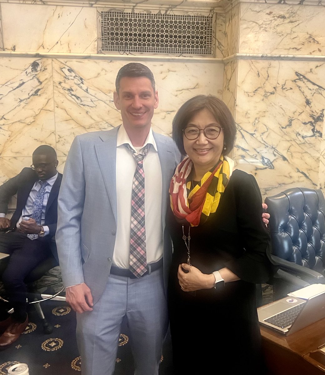 LilyQiMaryland's tweet image. ⁦@BC4MD⁩ is one of the smartest and hardest working delegates I’ve had the honor of serving with. His tremendous work as Vice Chair of House Economic Matters Committee left an indelible mark. I’ll miss him dearly but wish my friend the best! #working4MD #MDGA