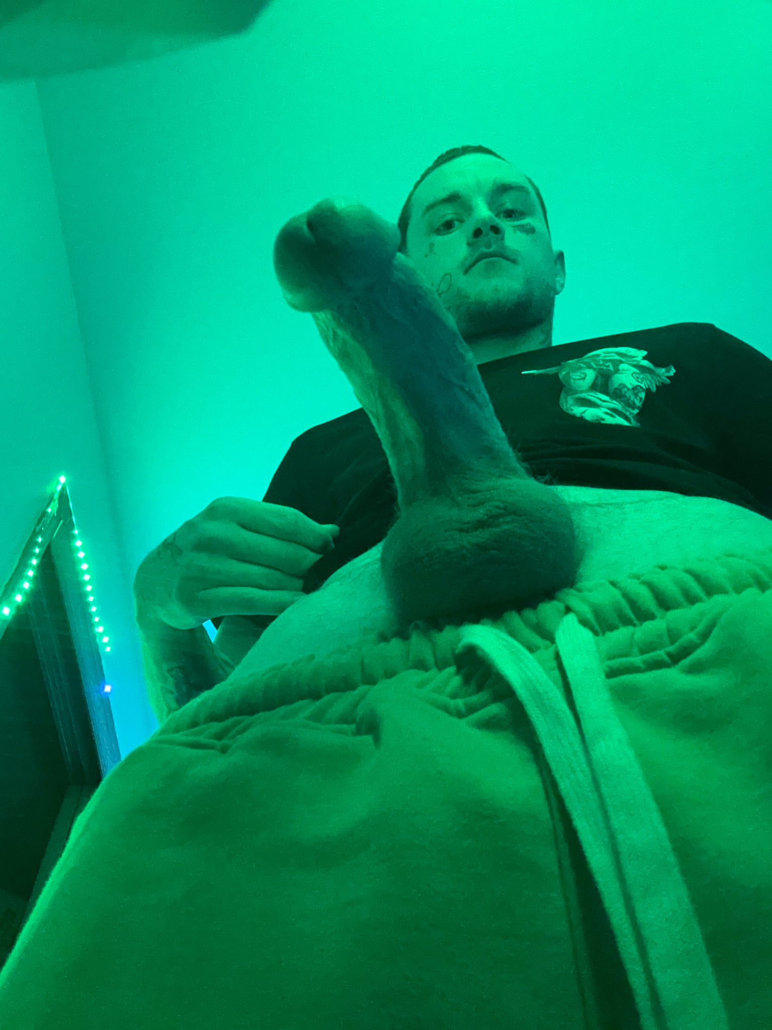 Look me in my eyes while you suck me https://t.co/gjFOfrXd65