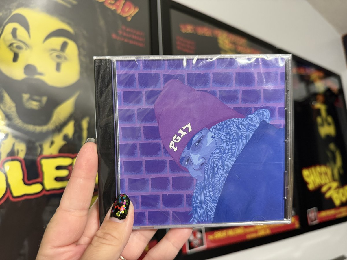 theSTRANGEST's tweet photo. Do you like REAL JUGG SHIT?
Have you heard of Billy Da Fence?
Wanna win a copy of his album PG17?
•Follow @billydafence
•Like this post (RT for an extra entry)
•Listen to one of his songs and tell me which one you listened to▶️
Winner will be randomly chosen on 4/20 https://t.co/m229GHmCVY