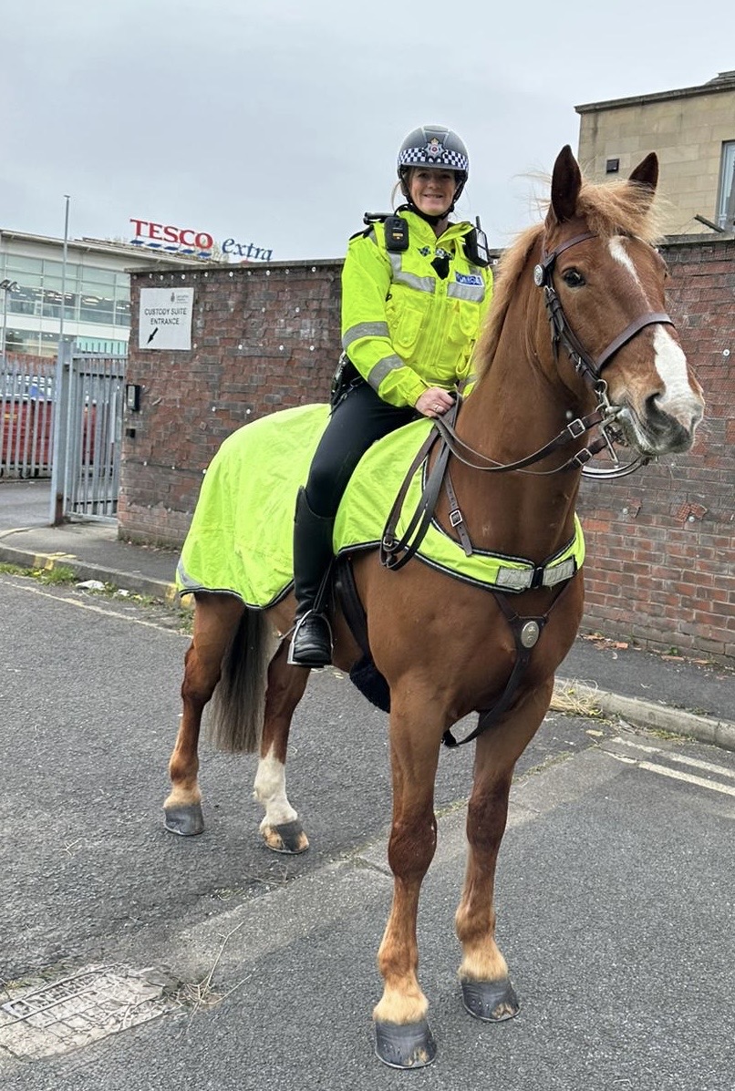 LancsPolMounted's tweet image. Well isn’t this one for the memory books 🧡  Rufford stole the spotlight on patrol in Burnley 🐎. While teams across Lancaster kept things moving — stop searches, intel, and quiet work making a difference 👀 A great day all round!
#ProudMoments #BehindTheScenes #CommunitySafety