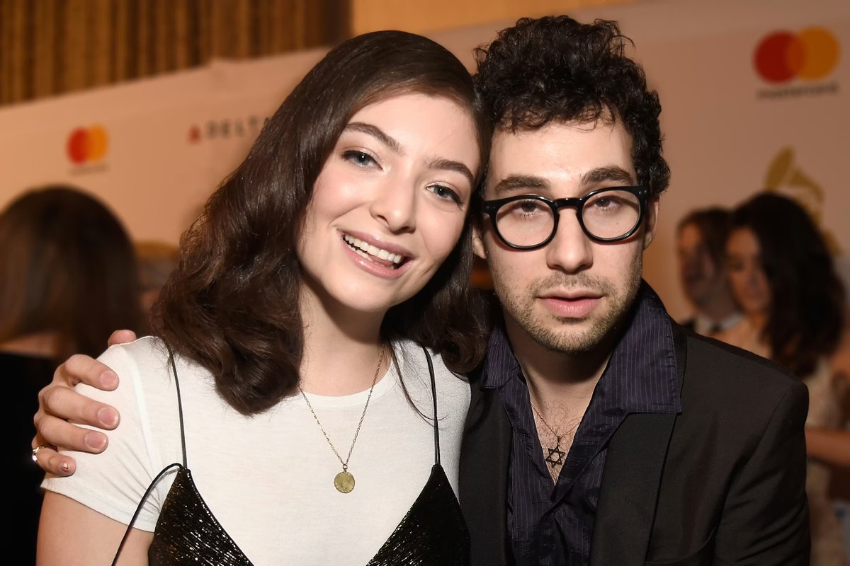 Pop Crave tweet media