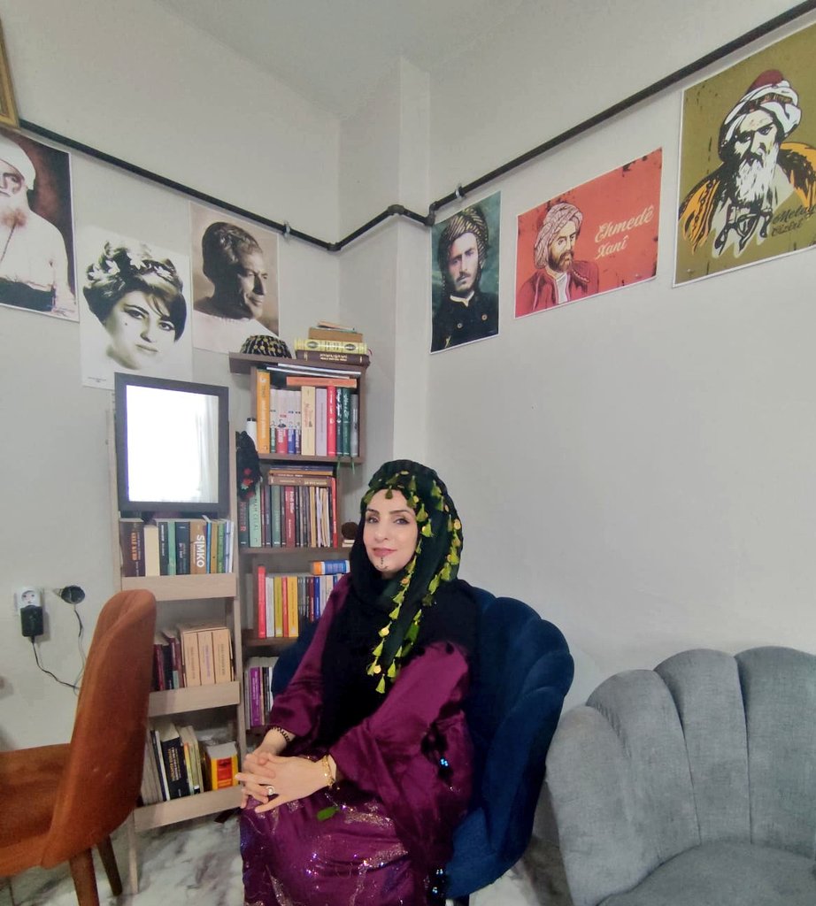 #Mirovek ku ji xwe re dibêje ez #Kurd im ,xwedî sifreyeke fireh û dilekî tije fedaî ye. "Mêvan dostê Xwedê ye" ne tenê gotinek e, şêwazekî jiyanê ye. Ew nanê xwe parve dike, êşa hevalê xwe wekî êşa xwe dibîne û li hemberî bindestan her tim bi rehm e. Wextê dilê kurdekî li