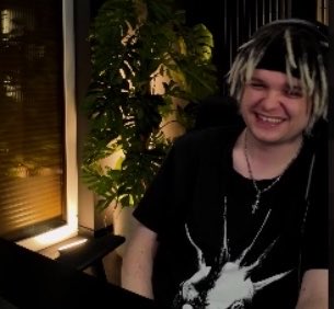 Yulem00n's tweet image. #qsmp2 #ewroon + #youngmulti 
XDD