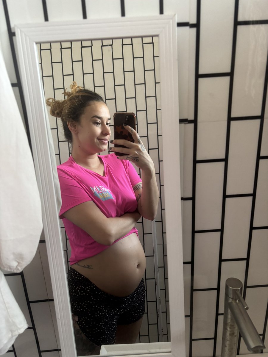 Bruna • gravida e gostosa ✨ tweet media