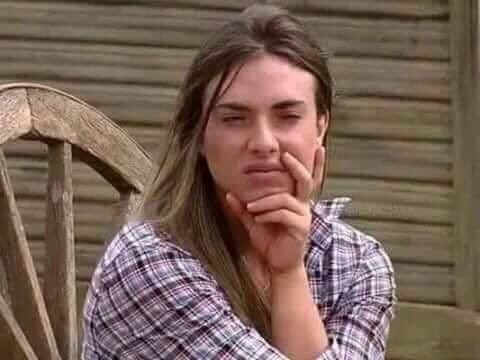 A pessoa tá no mestrado/doutorado e não quer ler texto, só quer ler fichamento feito por IA e ainda reclama 

Essa geração é esquisita