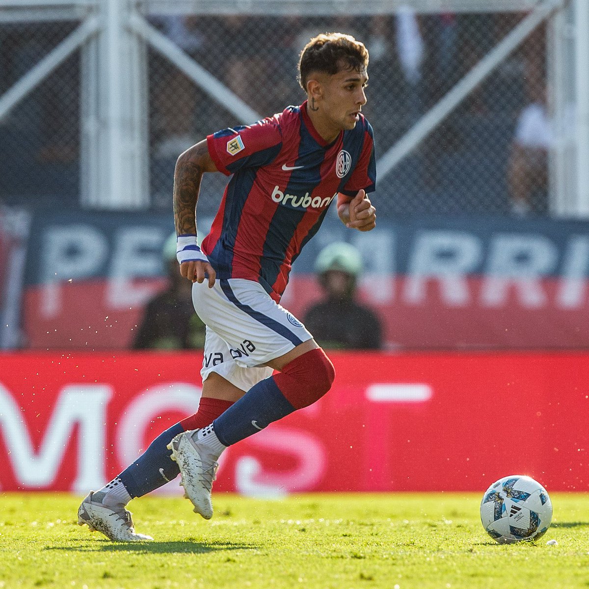 Caslan18 tweet media