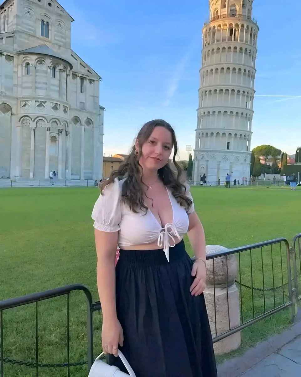 Sarah🌹 tweet media