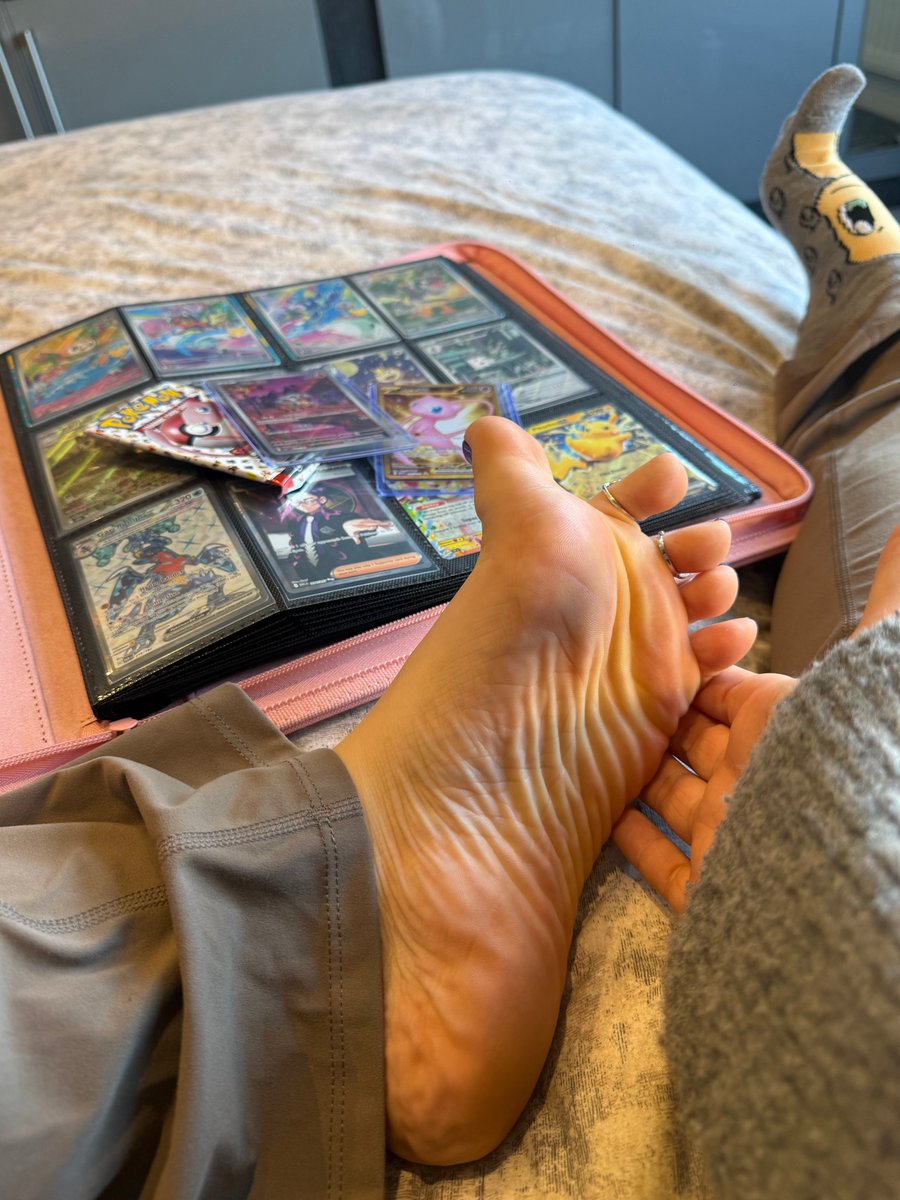 solesofmisspiggy tweet media