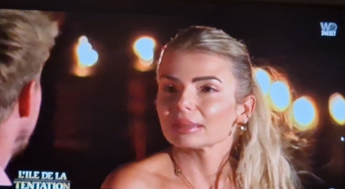 jerome_leclercq's tweet image. Le public n est pas dupe : elle s est foutu de sa gueule, et elle tente de dire que c est de sa faute à lui #IDLT