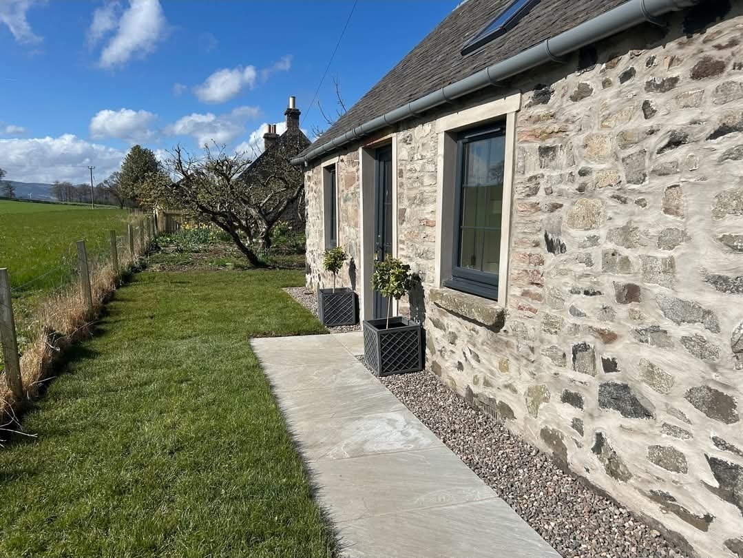 dupplinestate's tweet photo. The grass is down and Wallace’s Bothy is nearly ready. It’s one of a kind, tiny but with everything you need. Just a few more internals before the furniture goes in. Fabulous access to the wider Broombarns with the walled garden and Doocot a short walk away. 
#BroombarnsFarmStay https://t.co/v66A1QhZ2H