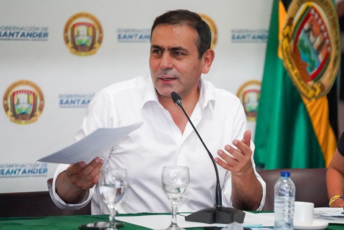 El avispero de Bucaramanga. Com tweet media