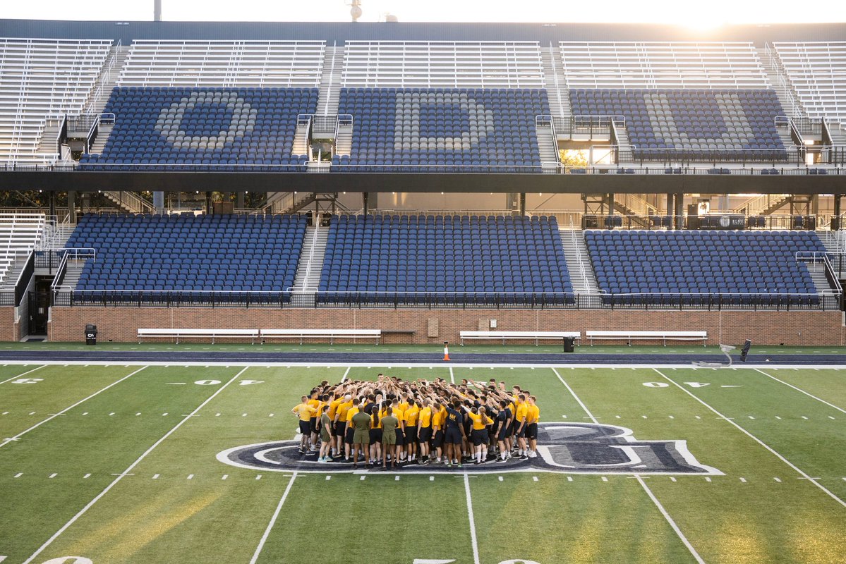 USMCSgtMaj's tweet image. Yesterday in Norfolk, I joined Hampton Roads #NROTC for PT and a leadership discussion with future #Navy and #MarineCorps officers.

NROTC offers a direct path to #commission through a valuable scholarship. If you’re already enlisted, check out the MECEP program!