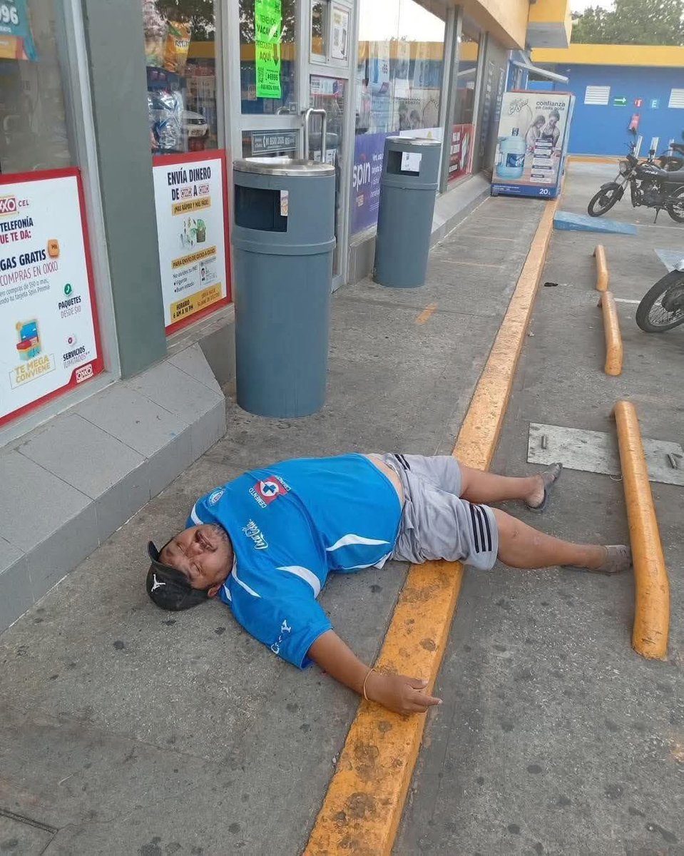 Rhevolver tweet media