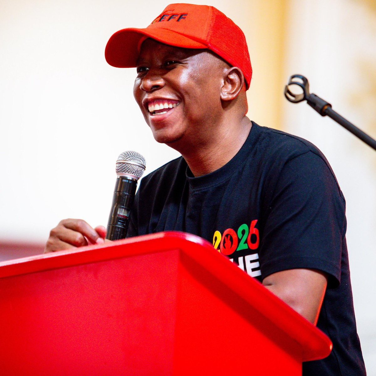 NdoMosotho's tweet image. All you ever did is to love us, advocate for Equality &amp;amp; a dignify Life for everyone
@Julius_S_Malema thank you for loving Humanity 🙏🏿 
We love&amp;amp; appreciate you.
History must capture it correctlywe are on Julius MALEMA'S SIDE @EFFSouthAfrica 
#HANDSOFFCICMALEMA 
#RegisterToVoteEFF