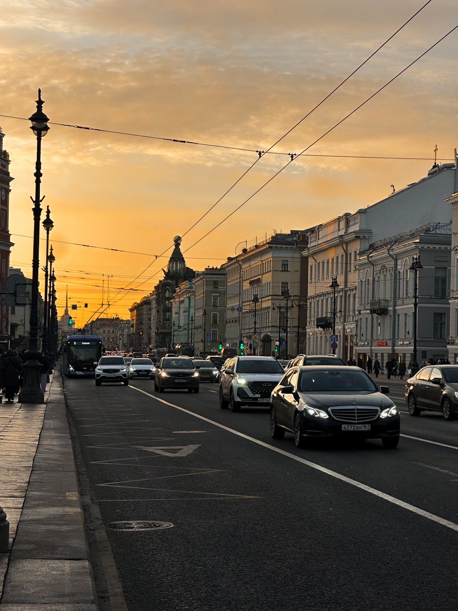 Katerinkaaa_'s tweet photo. Дорогие иностранцы, покажу вам зимний Санкт-Петербург https://t.co/eTep0mhsTq