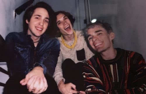 ari_n0tsorry's tweet image. carrying them around in my pocket while i go on whimsical adventures