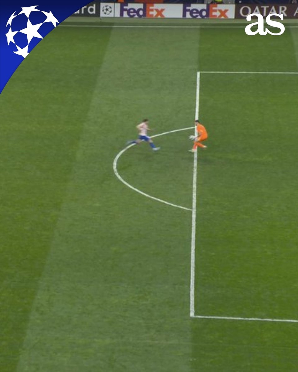 🖐️ ¡PIDE MANO EL ATLETI! Ya en el tiempo añadido, Joan Garcia agarró el balón apurando muchísimo el límite del área. El árbitro no señaló nada...

🏆 #UCL #ChampionsLeague #AtletiBarcelona #ATMFCB

🔗 En directo: dozz.es/0mpgq