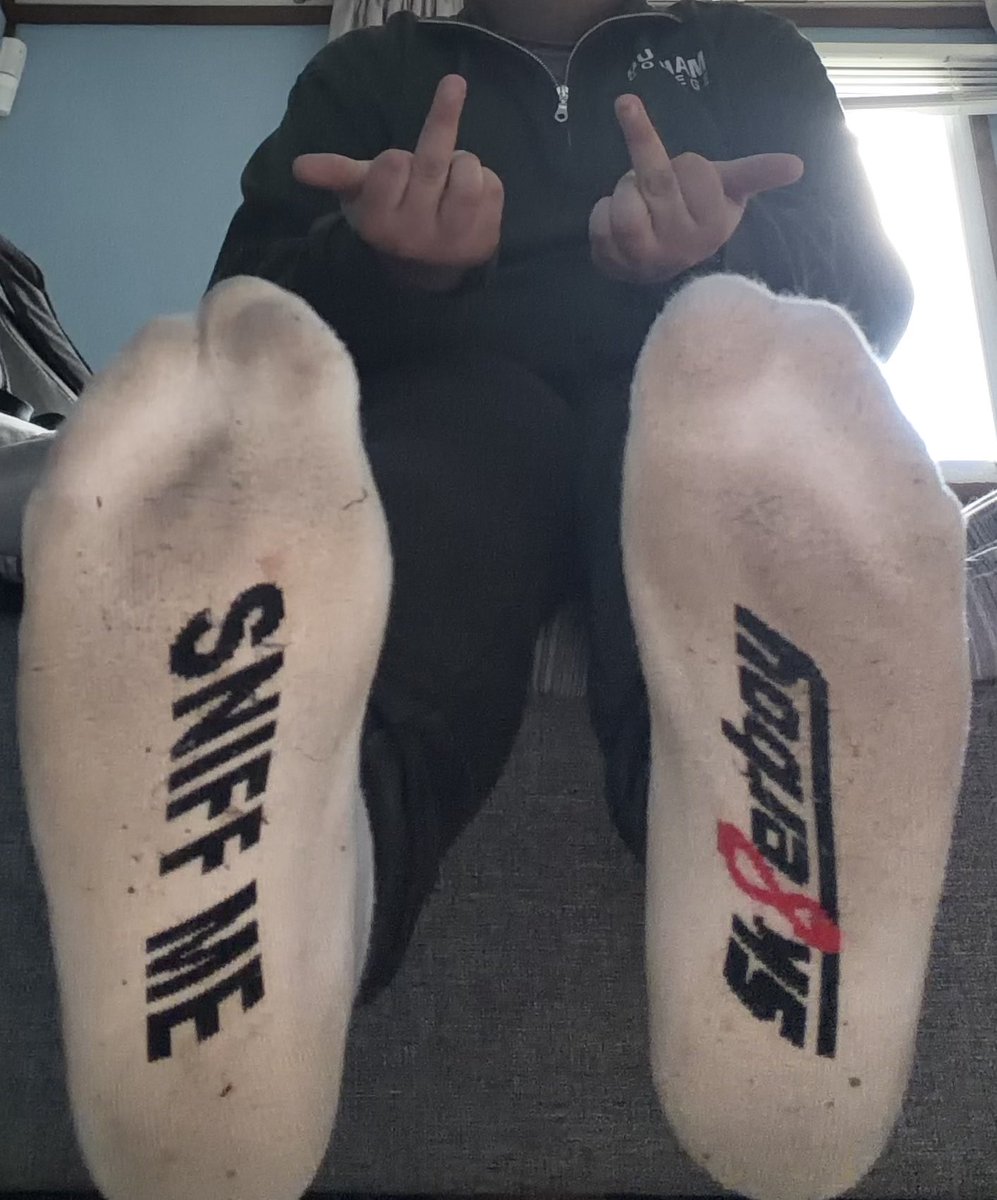 AlphaSoleChar's tweet photo. Been in these all dayโฆ you already know what that means ๐๐
Get down and obey what the sweaty socks say betas!
#Footmaster #footdom #sk8erboy #sk8erboysocks #sniffme #sockfeitsh #sweatysocks #ripesocks #footslave #footsub #rt #fyp https://t.co/VOQXW5qjO1