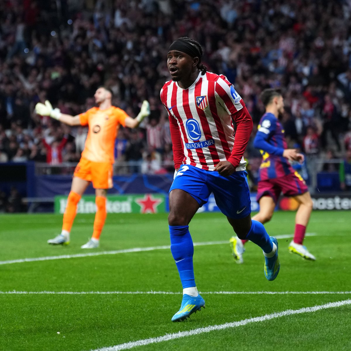 عمرو tweet media