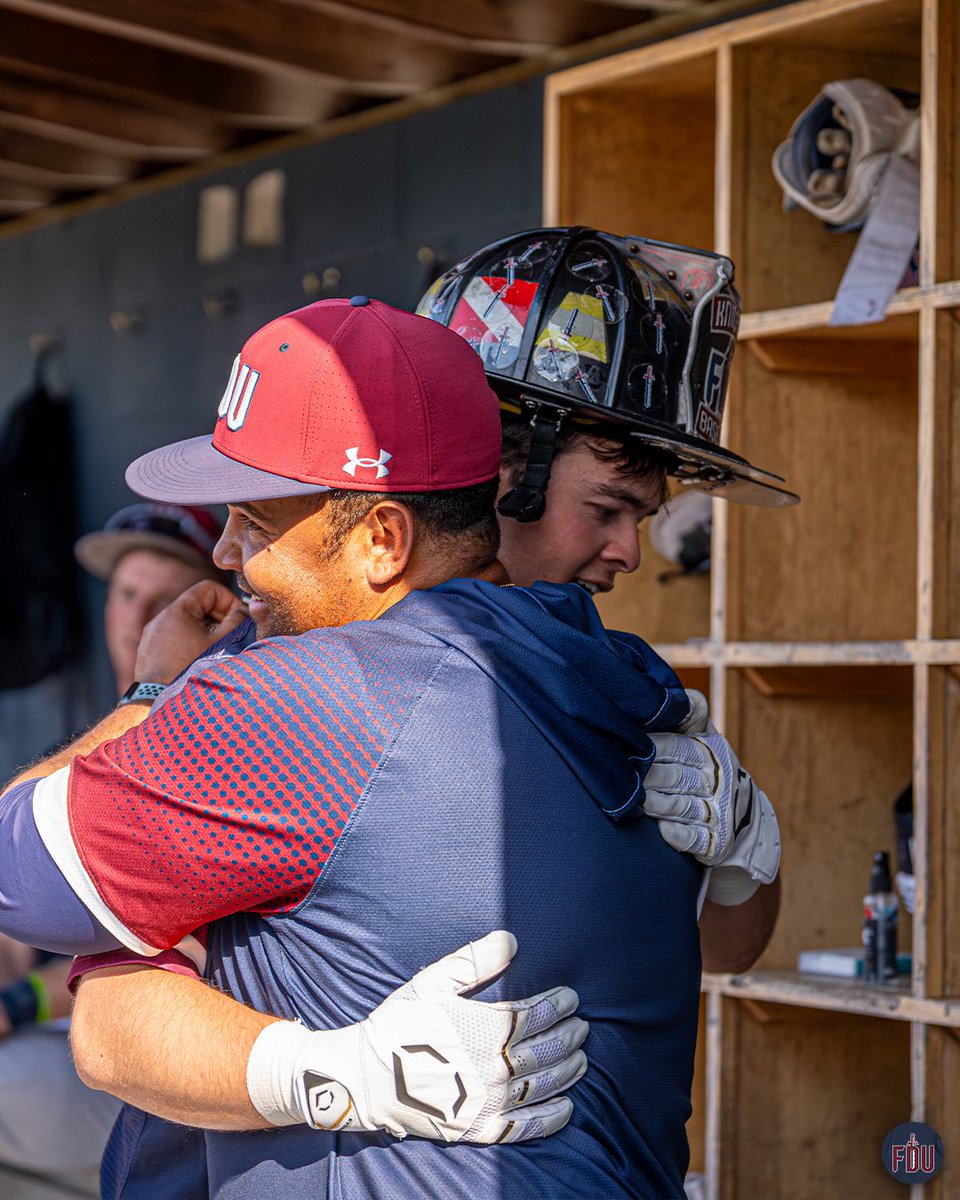 FDUKnightsBase's tweet image. Hunter Ray = really good at baseball

with that homer, Hunter has the single season HR record with 16

#uKNIGHTED | #AEFTB | #WTD