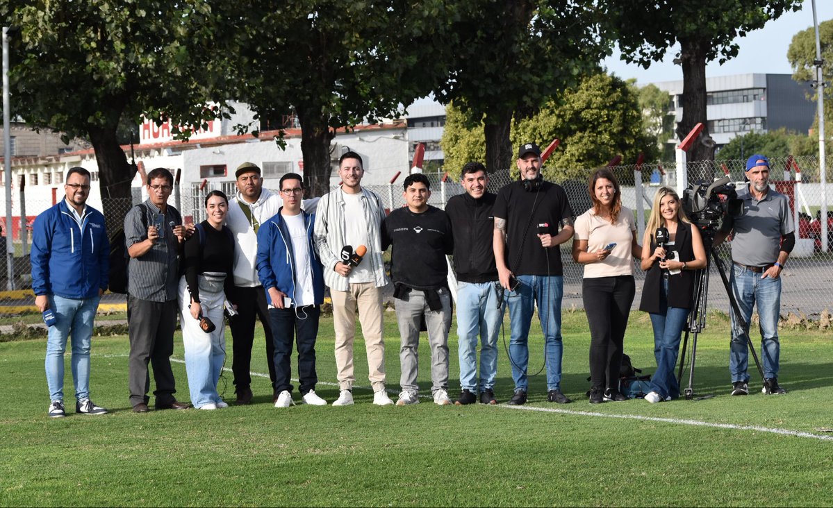 A la prensa cuencana y ecuatoriana que realiza la cobertura de las actividades de nuestro equipo en Buenos Aires 🇦🇷, expresamos nuestro más sincero agradecimiento por su compromiso, profesionalismo y apoyo.
#VamosCuenca 🔴⚫️
#Sudamericana