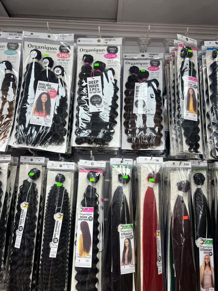 solรฉ tweet media