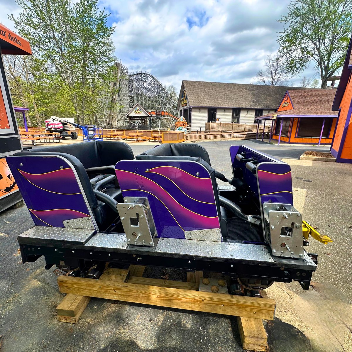 Holiday World tweet media