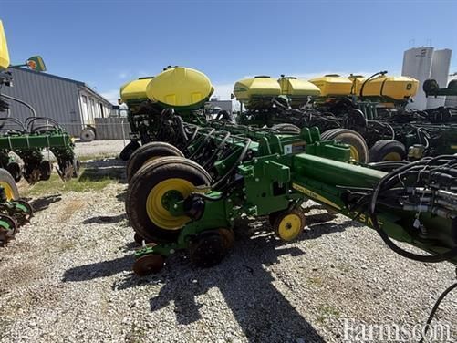 FarmsNews's tweet image. 2019 John Deere 1775NT 🔻

Exact emerge metering system, electric drive, row command, 30 inch row spacing, 24 rows, connect mobile ready, mini hopper, and more.

usfarmer.com/planting-and-s…

#Seeds @WrightImp