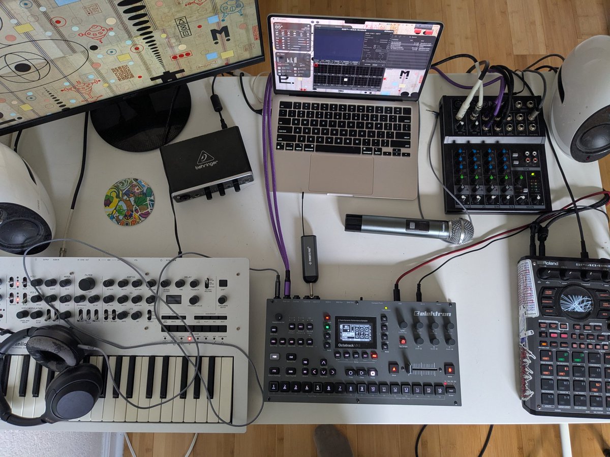 august smith 🛸🔴 tweet media