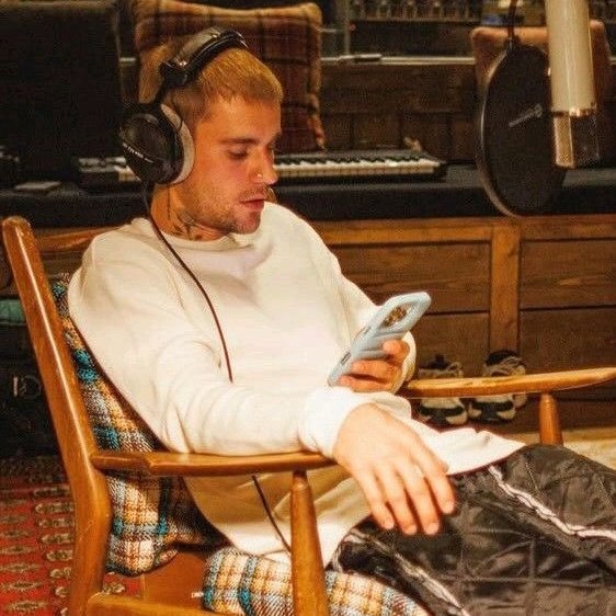 UpdateCharts tweet media