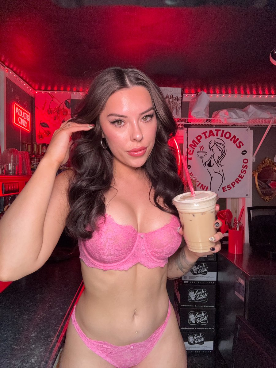 Nikki by day, Kitty by night tweet media