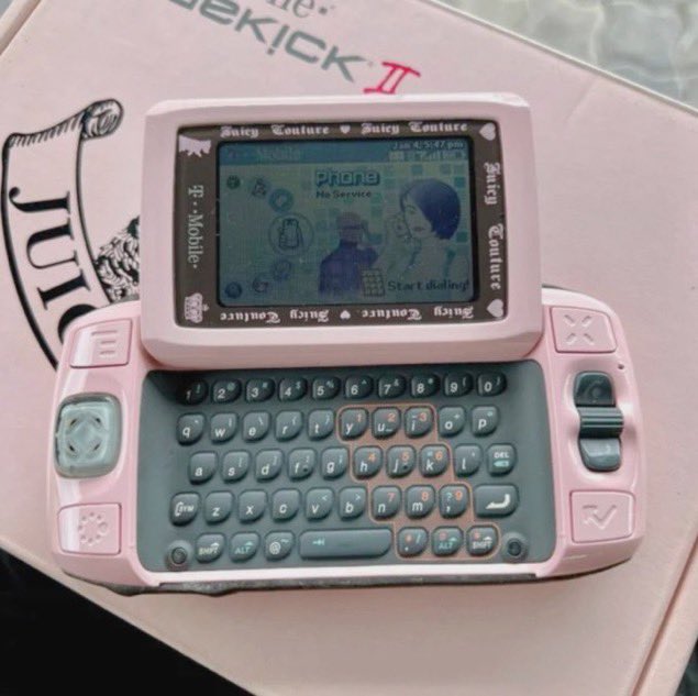 ⋆。˚𝓚₊˚⊹𝜗❀𝜚 tweet media