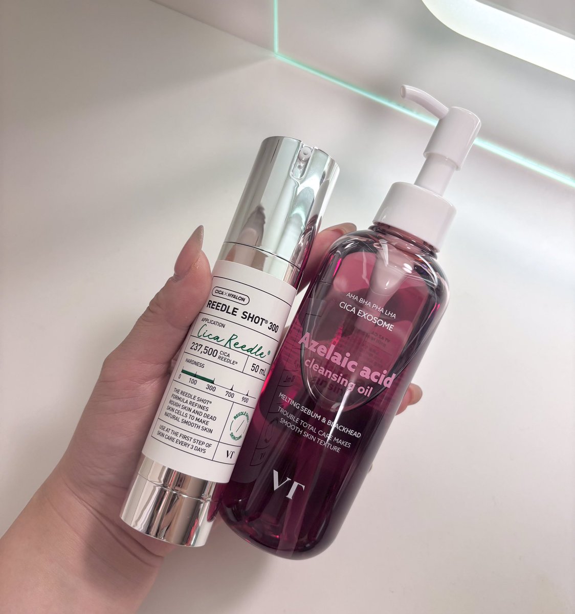 beauty_nene_'s tweet image. 元脂性肌ﾜｲのリアル今日の肌。
余分な皮脂と角栓アゼライン酸で洗い流す→リードルショットで毛穴の奥まで成分浸透させる動線作る‼️この方法でﾁｭﾙﾝｯｯｯｯてなったよ⤵︎