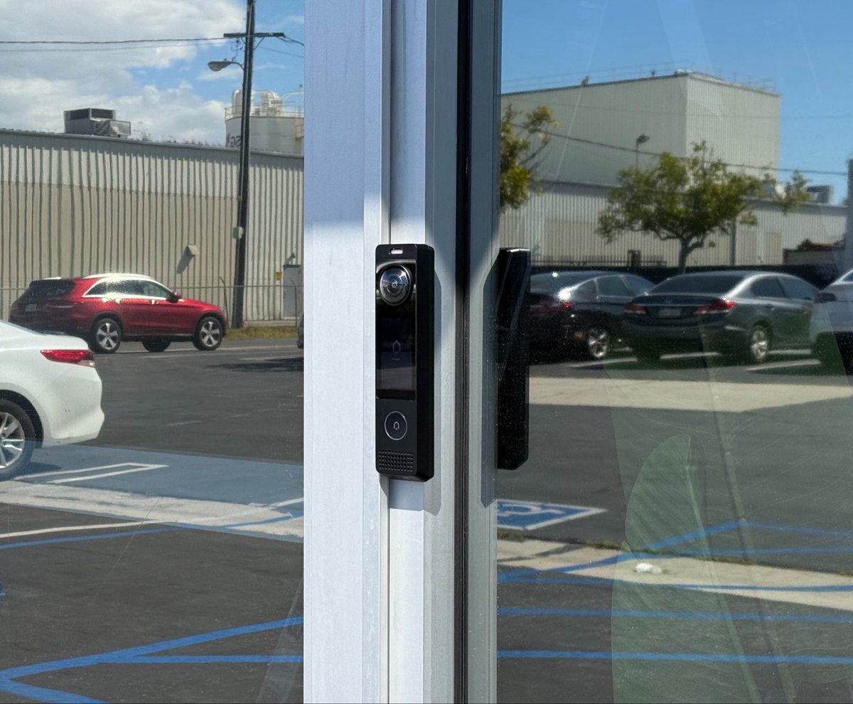 YesTechie's tweet photo. Just deployed UniFi Access Control for Lighthouse Church in Torrance.

First phase: two external doors with G6 Entry Pro readers to test access at the old building with functional UniFi network .

Next phase: full UniFi infrastructure in their new building. https://t.co/v3pkhMaUzh