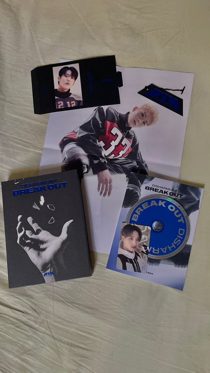 olhosdosunoo's tweet photo. VENDO | VENDA !! 👽
p1h - disharmony: break out completo.
• 200 + (frete podemos negociar)
reservo por uma semana, com certeza de compra.
álbum novo, em mãos e sem avarias (se preferir, mando foto e vídeo).
caso for de São Paulo, posso entregar nas estações de trem e metrô https://t.co/trBahzocQZ