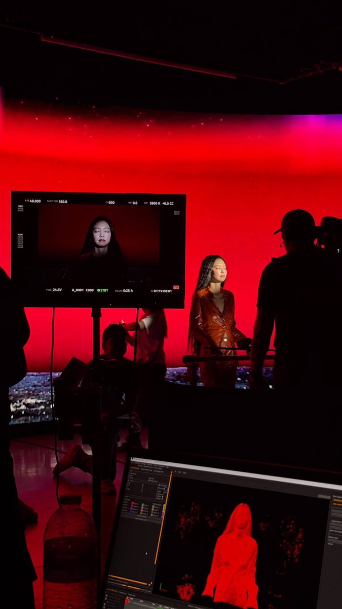 Team Jennie France tweet media