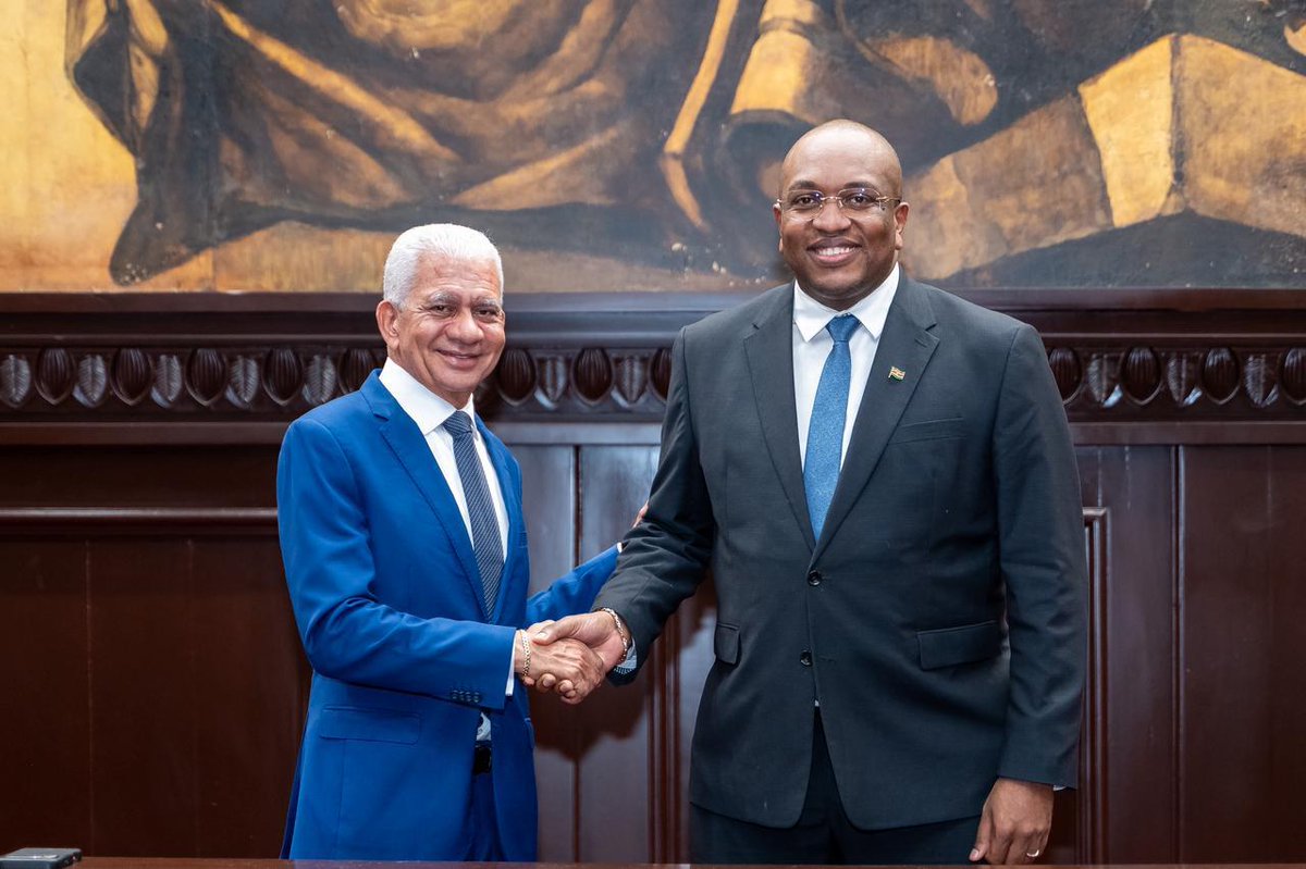 MOFASur's tweet photo. On Monday April 13, 2026 Minister Bouva paid a courtesy call to the Chair of the Senate of the Dominican Republic, Ricardo de los Santos.
Both dignitaries confirmed the strong and historic ties between Suriname and the Dominican Republic and further emphasized the opportunities https://t.co/ZKJ7sE4hpr