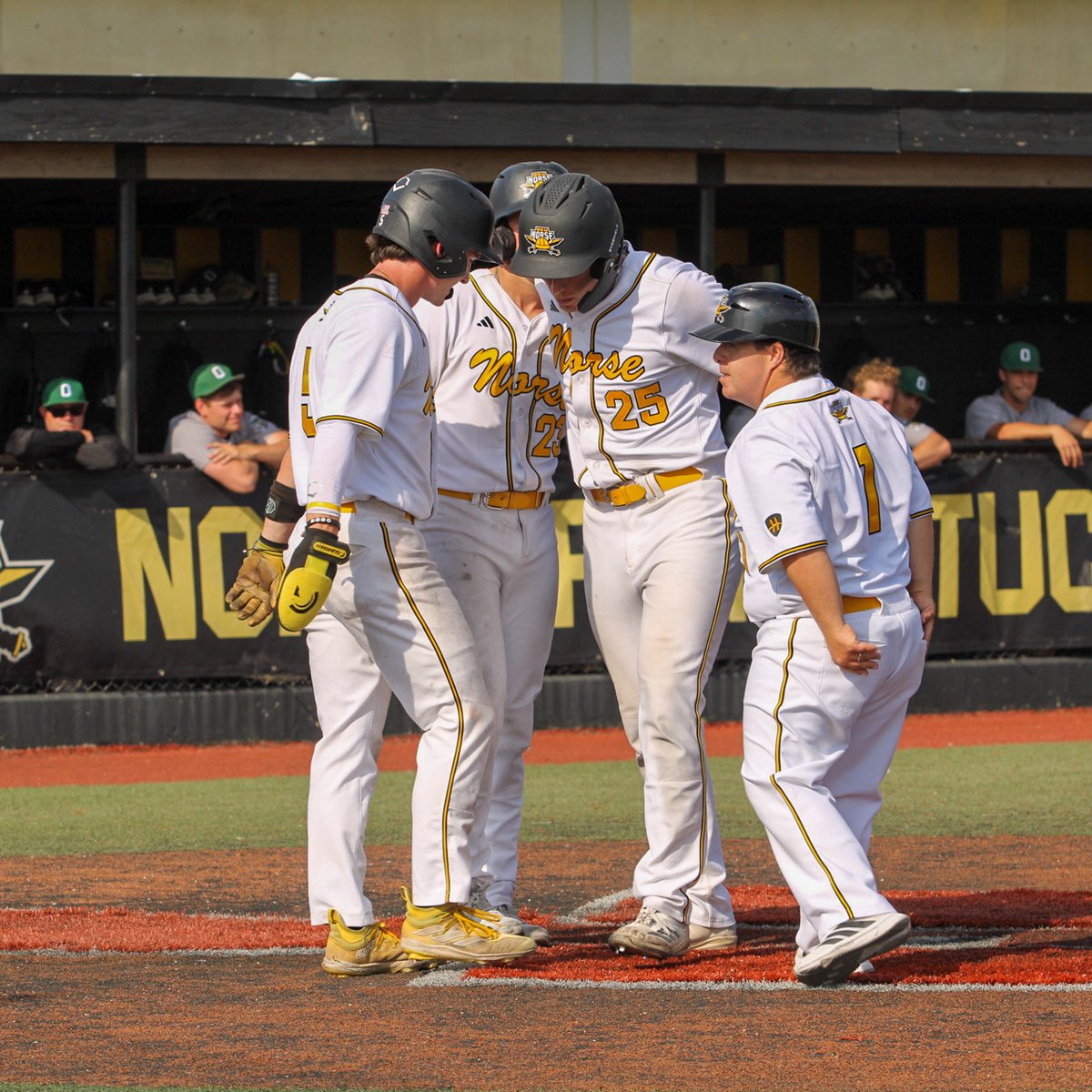 NKUNorseBSB's tweet photo. Bauerle drives in three with a blast 💥

End 5 | OU 5 | NKU 10 https://t.co/Regf5T3WVg