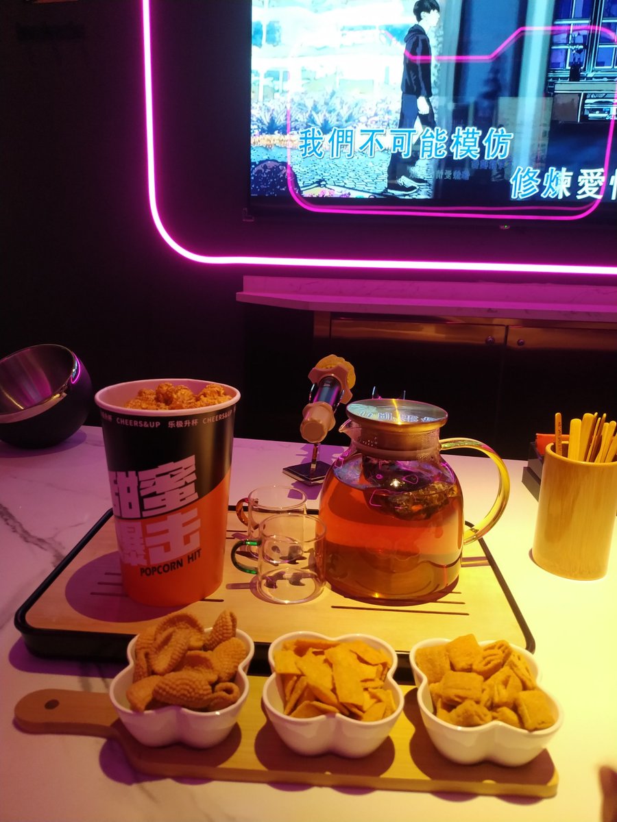 anusky60's tweet image. Unleash your voice at KTV! Grab mics, belt hits, and make memories—no stage fright, just pure fun!  #KTVVibes #SingLoud #GoodTimes