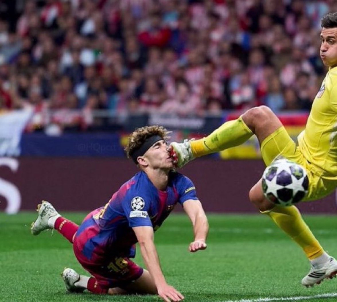 Marco4kb3's tweet image. Penalti dicen y ni lo toca … #Llorones