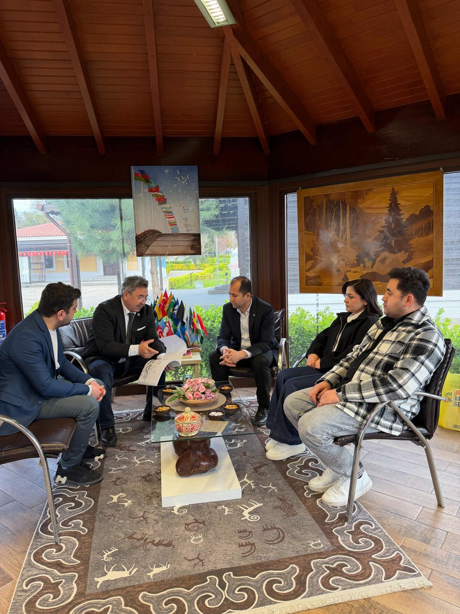 TEED olarak Bugün, <a href="/kultur_istanbul/">İBB Kültür AŞ</a> GENEL MÜDÜRLÜĞÜNÜN Türk Dünyası Uzmanı Sn. <a href="/Abdulkeskin34/">Abdulmetin KESKİN</a> beyin ziyaret ettik. Ziyaretimiz esnasında TEED'in geleceğe dönük planlarını anlattık ve istişarelerde bulunduk.
Nazik misafirperverlikleri için kendilerine teşekkür ederiz.
<a href="/ibb_kultur/">İBB Kültür</a>