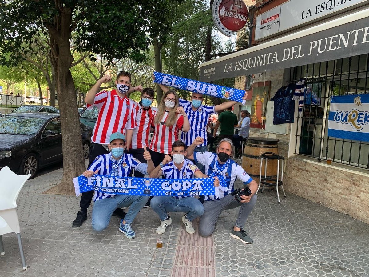 ⏳4 días.
Hace no tanto, un 3 de abril de 2021. Una historia que se quedó para siempre en el corazón de cada socio de la Peña Realista El Sur.
Hoy empezamos a revivirlo. 
💙🤍 ¿Dónde estabas tú ese día? ⚽ ¿Con quién lo celebraste? 🔙 ¿Qué momento no puedes olvidar?