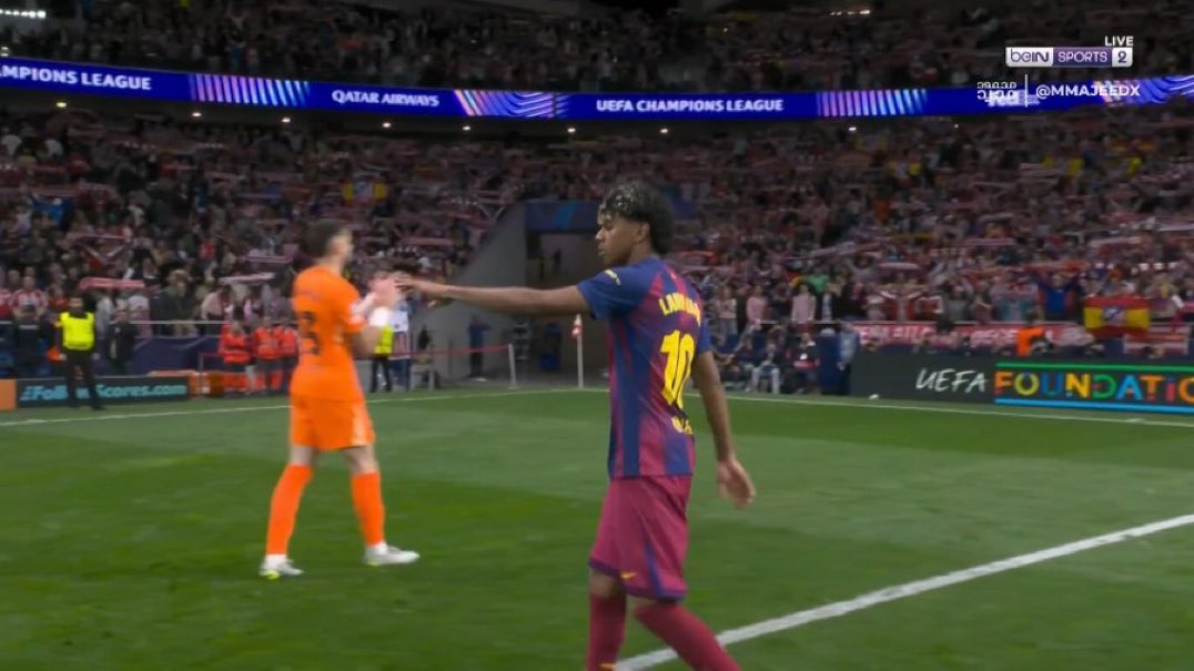 𝙃𝙊𝙎𝙏 tweet media