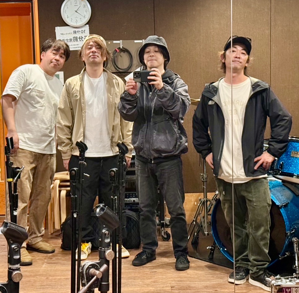 zoolacebo's tweet photo. 久々スタジオ入って楽しかったですぜ！
DREAM812のライブあります！

2026.4.19
オープン18時
スタート18時半
チケット
前売¥1.500
当日¥2.000
共にドリンク別

出演
1.chameleon cool
2.THE EN BAND
3.DREAM812
4.あしびぃ
5.SHAKE MONKEY
6.鬼音 https://t.co/Piu8VjYiTE