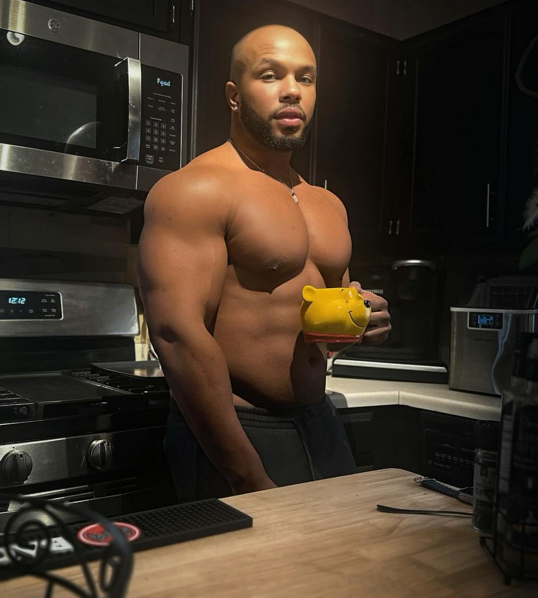 gayhunksonly's tweet image. At #46 on our #Top150Countdown with #2025HottestGayHunks we have sexy muscle beast #JeremyBrown aka #thicboyproblems 😍🏳️‍🌈

@musclegage255 @MicTrillz @CuteHotBoys @MuscleSF @AleXis19888891 @GuyTwunk @BillyBeefcake @Paul07391964 @HotNHeavy_mx @onlyajacques @MuscleLoverBear